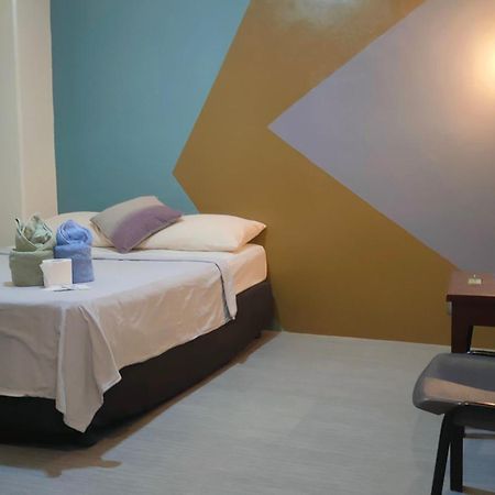 Ninie'S Place Puerto Princesa Dış mekan fotoğraf